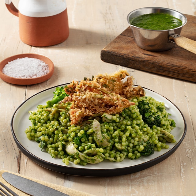 Tavuklu Yeşil Kuskus Salatası Tavuklu Yeşil Kuskus Salatası