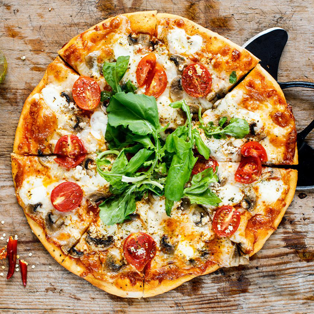 Acılı Pizza (Tulum peyniri, Mantar ve Roka ile)