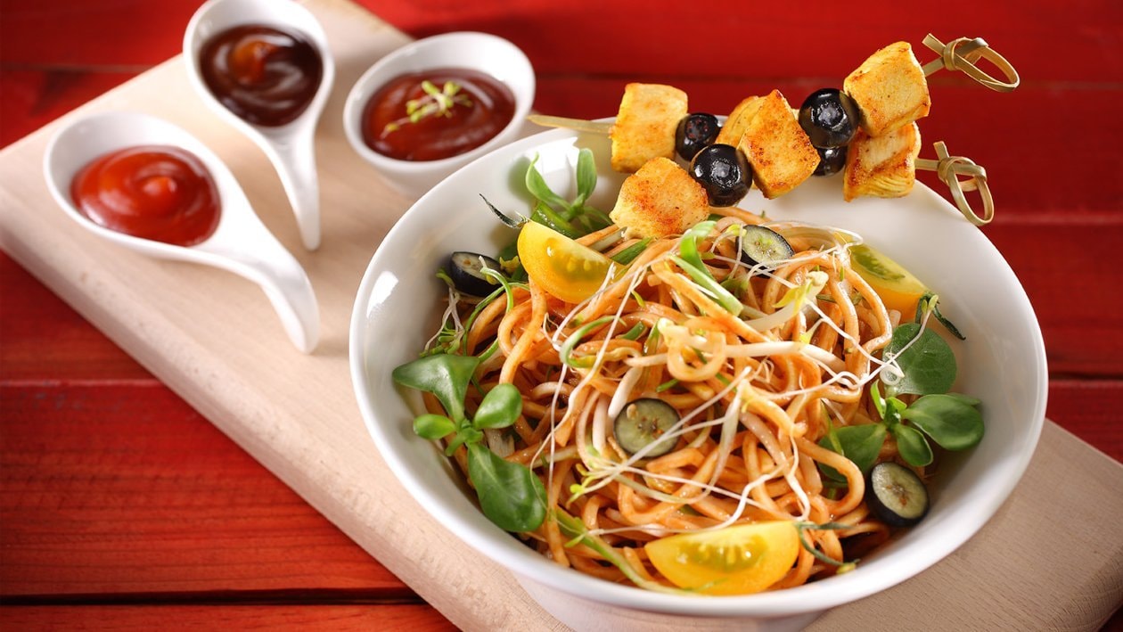 Asian Noodle Salatası