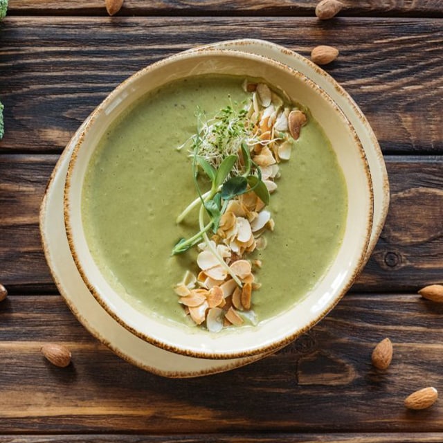 Bademli Brokoli Çorbası