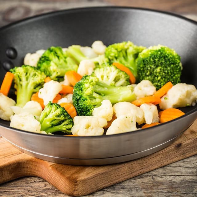 Buharda Pişirilmiş Tereyağlı Karnabahar Ve Brokoli