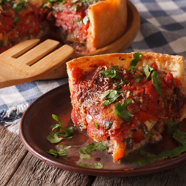 Chicago Usulü Derin Tava Pizzası Chicago Usulü Derin Tava Pizzası