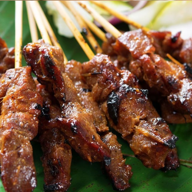 Dana Eti Satay, Yerfıstığı Dip Sosu ile Dana Eti Satay, Yerfıstığı Dip Sosu ile