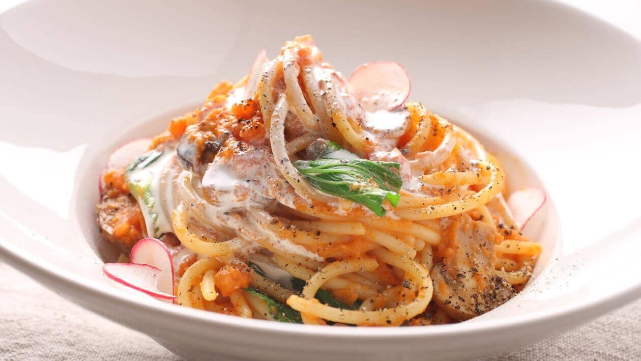 Domates Kremalı Mantarlı Spagetti