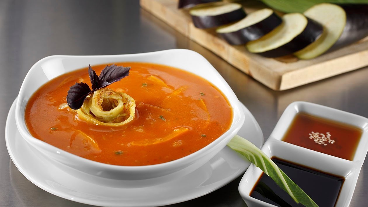 Domatesli Közlenmiş Patlıcan Çorbası