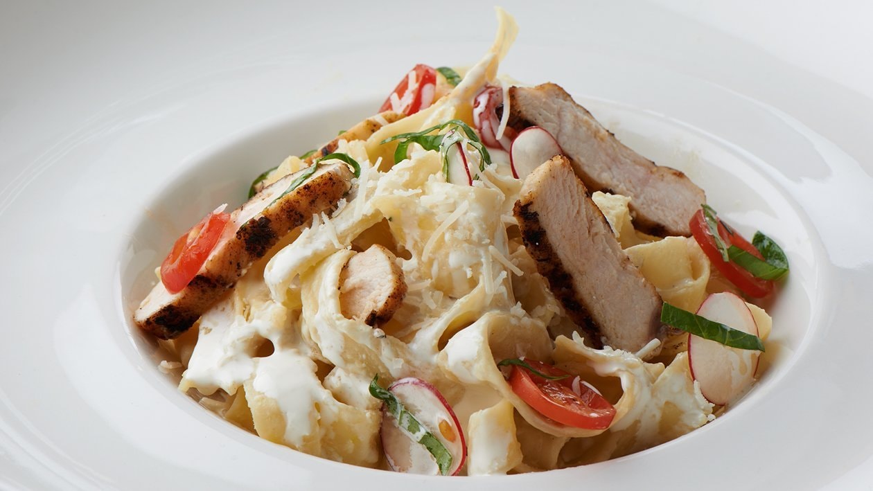 Farklı Sunumuyla Fettuccine Alfredo