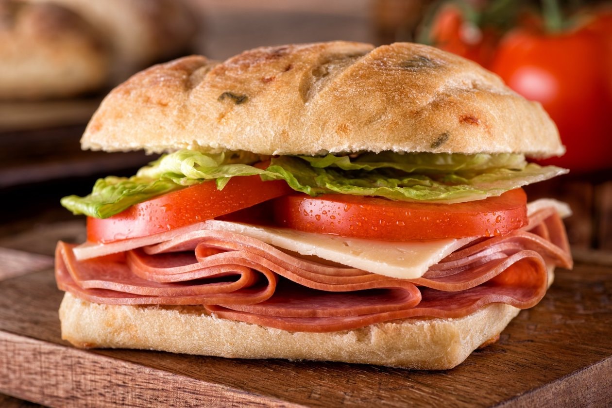 Fesleğenli Şarküteri Sandviç
