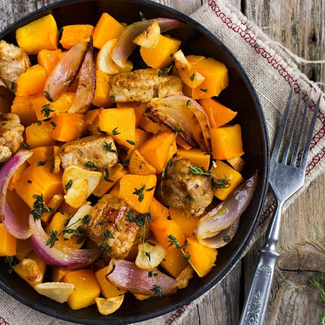 Fırınlanmış Bal Kabağı, Tavuk Ve Kekikli Sos İle