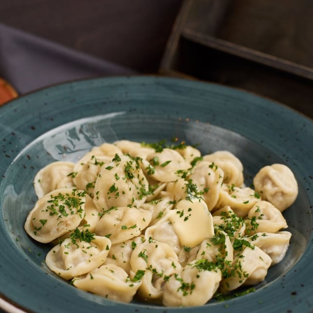 "Pelmeni", Etli Rus Ravioli'si, Ekşi Krema İle