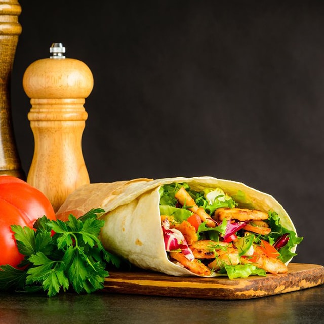 Tavuk Döner, Coleslaw ile Tavuk Döner, Coleslaw ile