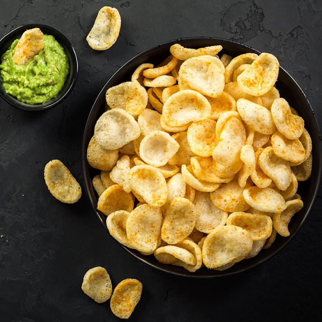 Karides Cips,  Avokado Dip ile