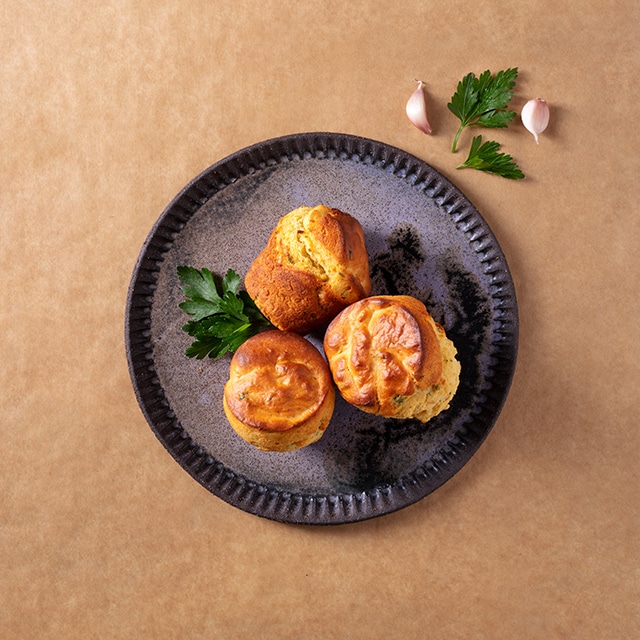 Peynir ve Sarımsaklı Muffin Peynir ve Sarımsaklı Muffin