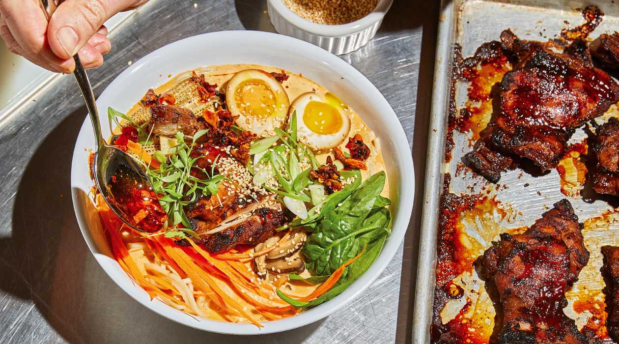 Baharatlı Acı Kremalı Ramen- Char Siu Tavuk ile – | UFS