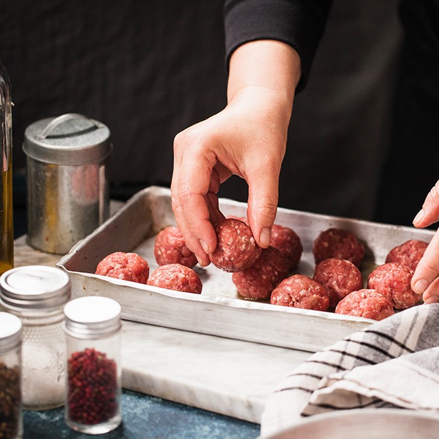 Kazandıran Yemekhane Reçeteleri: Köfteler