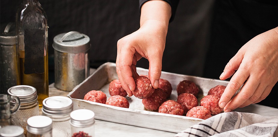 Kazandıran Yemekhane Reçeteleri: Köfteler