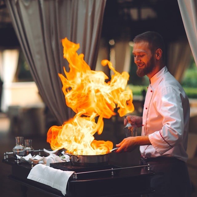 Flambe Nedir? Flambe Tekniği ile Pişirme