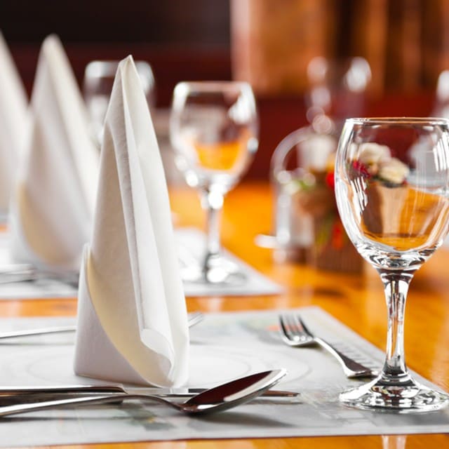 Masa Düzeni Nasıl Olmalı? Günlük ve Profesyonel Masa Düzeni