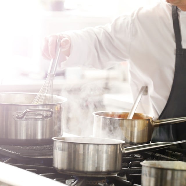 Yemek Pişirme Teknikleri: Şefler İçin Pişirme Rehberi 