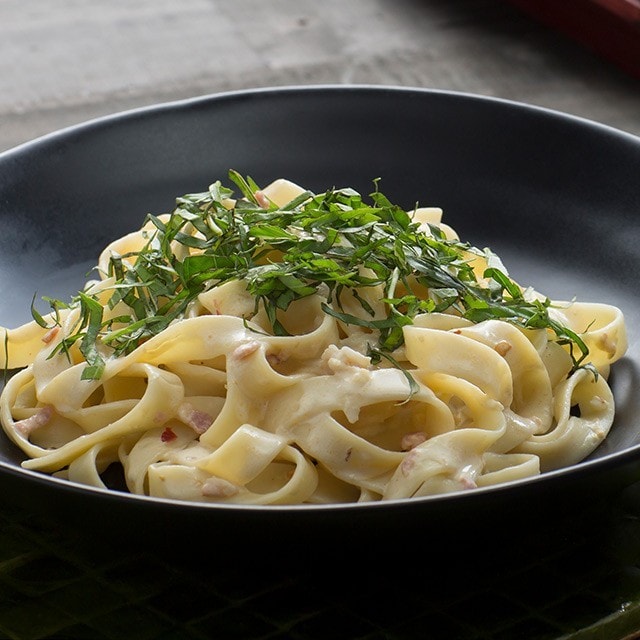 Kremalı Makarna Nasıl Yapılır? Kremalı Makarna Tarifleri Kremalı Makarna Nasıl Yapılır? Kremalı Makarna Tarifleri