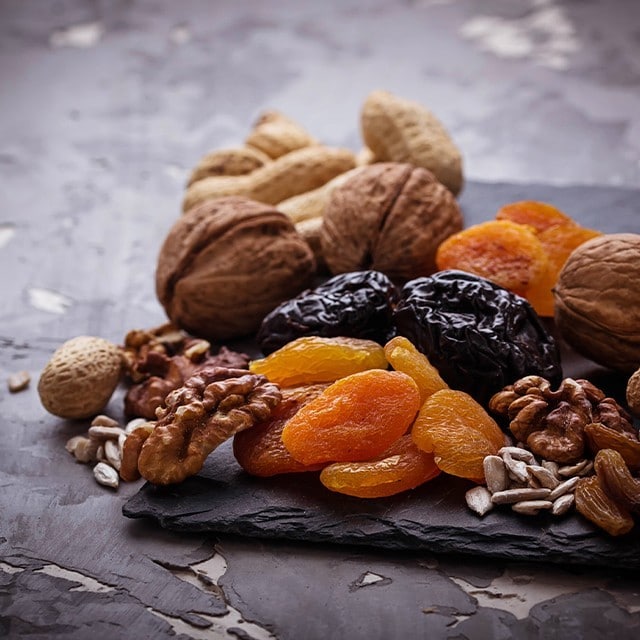 Bitkisel Bazlı Beslenme Malzemeleri 4: Kuru Yemiş ve Kuru Meyveler