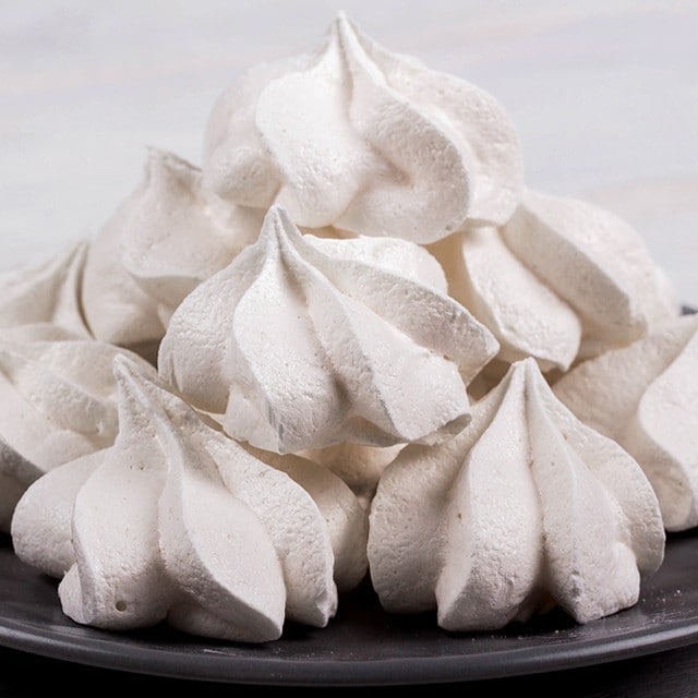 Mereng (Köpüklü Kurabiye) Nedir? Mereng Çeşitleri Nelerdir?