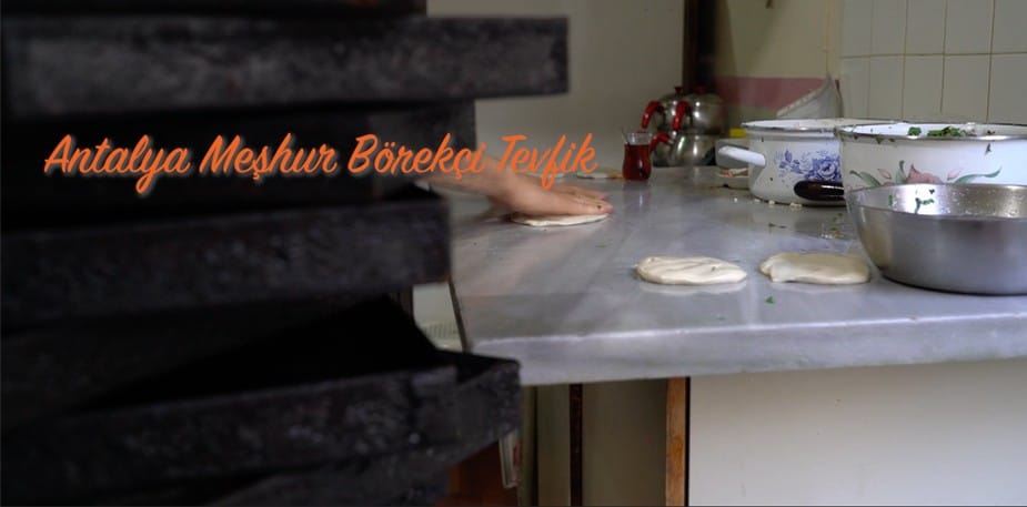 Meşhur Börekçi Tevfik'ten Serpme Börek Tarifi