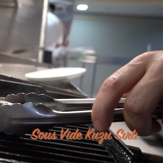 Şef Özgür Üstün'den Sous Vide Kuzu Sırtı Tarifi Şef Özgür Üstün'den Sous Vide Kuzu Sırtı Tarifi