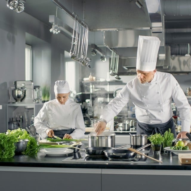 Mutfak Personellerinin Kademeleri ve Görev Alanları