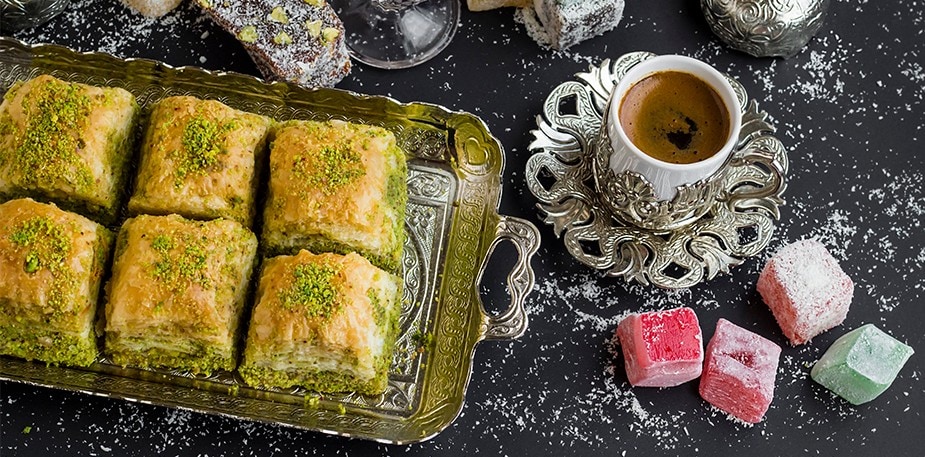 Geleneksel Osmanlı Tatlıları ile Menünüzü Zenginleştirin
