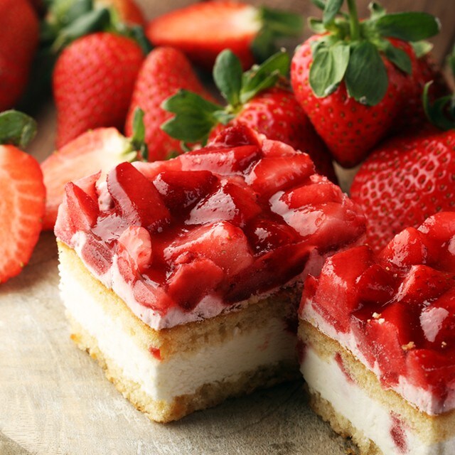 Çilekli Tatlı Tarifleri & Çilekle Yapılan Kolay Tatlılar